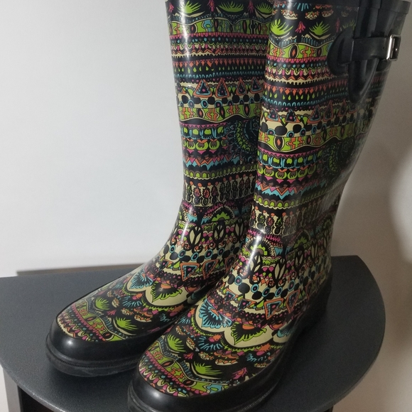 sakroots rhythm waterproof rain boot
